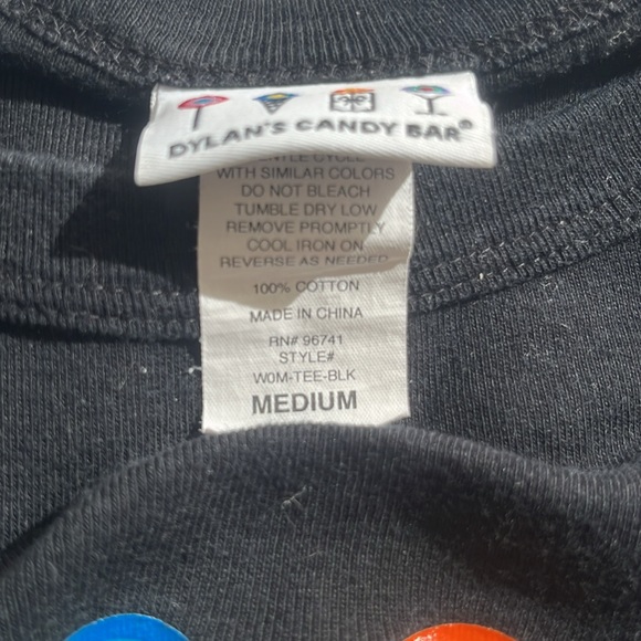 Hi, selling this pretty shirt for kids in size M. - Picture 5 of 5